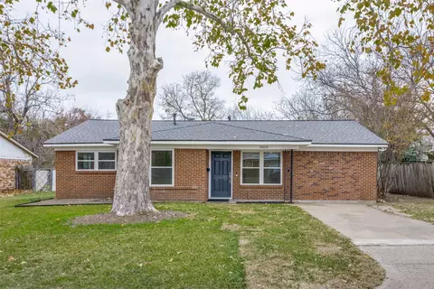 5828 Westhaven Dr, Fort Worth, TX 76132
