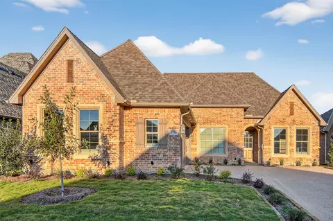 2716 River Path Ct, Burleson, TX 76028