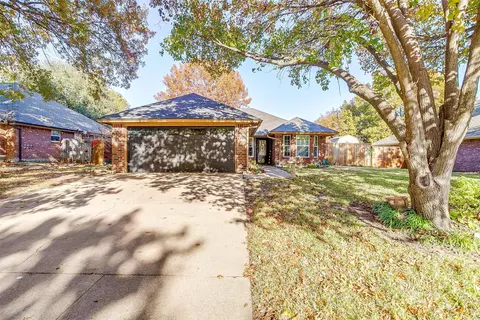 1108 Windy Meadows Dr, Burleson, TX 76028