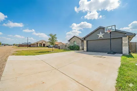 Exterior - 107 Willowbend Loop, Mabank, TX 75147 photo 2 of 3