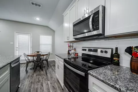 Kitchen - 107 Willowbend Loop, Mabank, TX 75147 photo 5 of 5