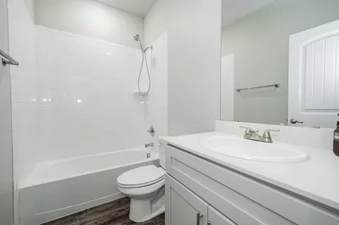 Bath - 107 Willowbend Loop, Mabank, TX 75147 photo 2 of 3