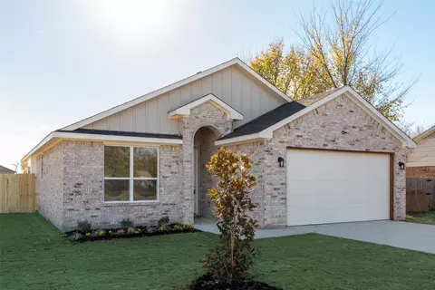 530 Elm St, Forney, TX 75126