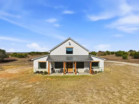 601 Hollow Dr, Lipan, TX 76462