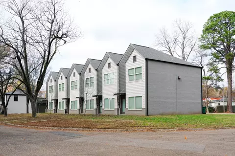 806 W 32nd St, Texarkana, TX 75503