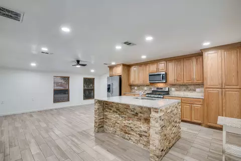 641 Freeman Dr, Garland, TX 75040