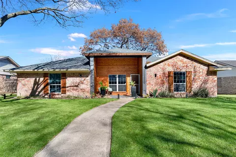 1613 University Dr, Richardson, TX 75081