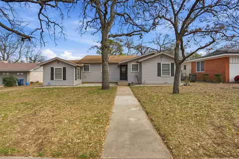 2325 Halbert St, Fort Worth, TX 76112