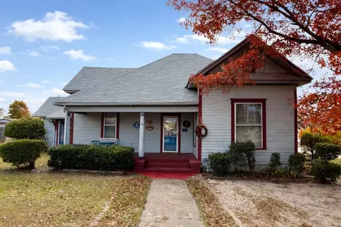 Exterior - 802 E Main St, Hamilton, TX 76531 photo 4 of 6