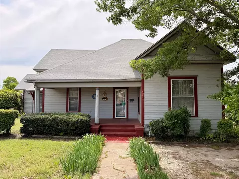 802 E Main St, Hamilton, TX 76531