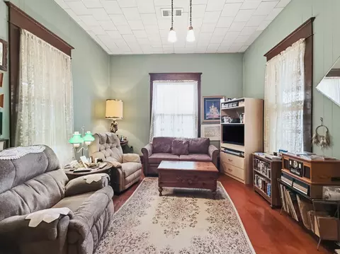 Living - 802 E Main St, Hamilton, TX 76531 photo 1 of 1