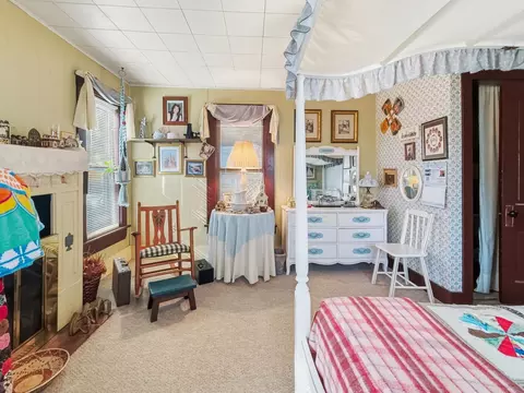 Bedroom - 802 E Main St, Hamilton, TX 76531 photo 2 of 3