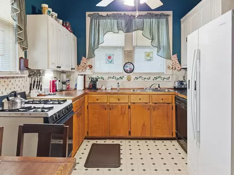 Kitchen - 802 E Main St, Hamilton, TX 76531 photo 2 of 2