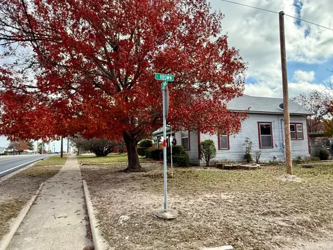 Exterior - 802 E Main St, Hamilton, TX 76531 photo 5 of 6
