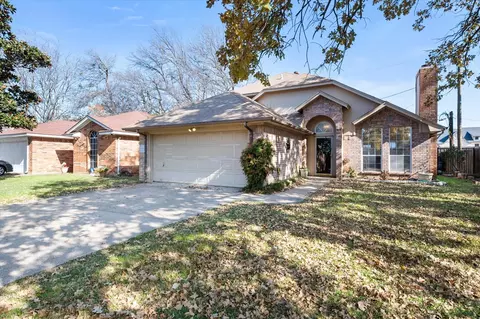 1302 Ivy Creek Dr, Mansfield, TX 76063