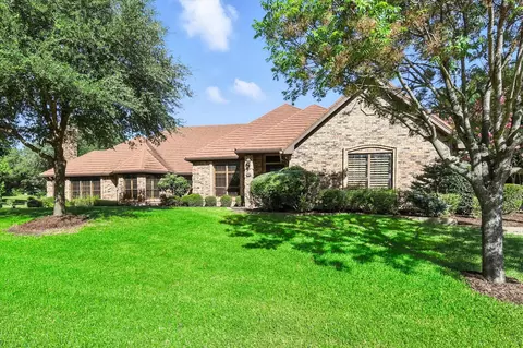 2202 Lakeforest Dr, Weatherford, TX 76087