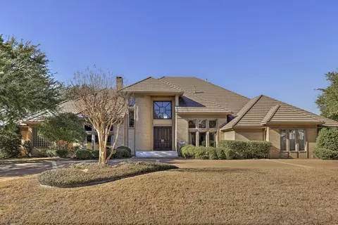 5916 Forest Highlands Dr, Fort Worth, TX 76132
