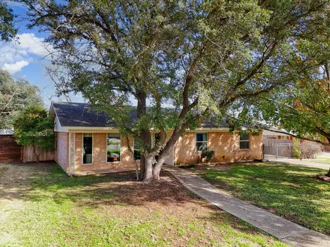 Exterior - 601 Kipling Dr, Waco, TX 76710 photo 2 of 9