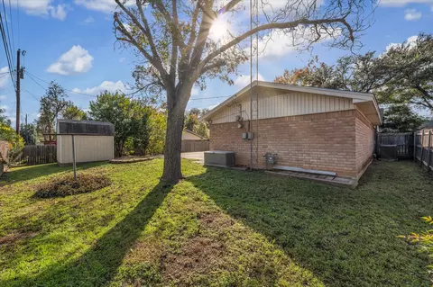 Exterior - 601 Kipling Dr, Waco, TX 76710 photo 6 of 9