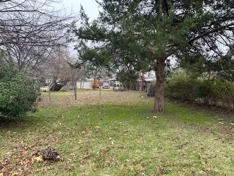 813 Prairie Ave, Cleburne, TX 76033