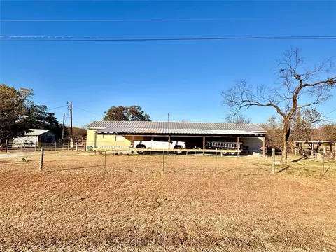 1009 Ben Dr, Cleburne, TX 76031
