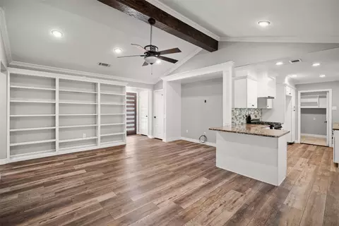 710 W Harwood Rd, Euless, TX 76039