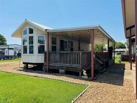 1045 Pelican Isle Dr, Kerens, TX 75144