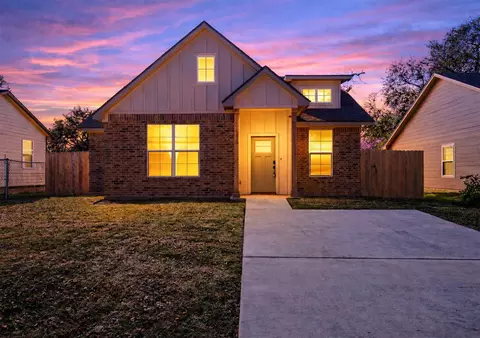 1610 N 6th St, Waco, TX 76707