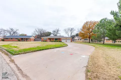 1961 River Oaks Cir, Abilene, TX 79605