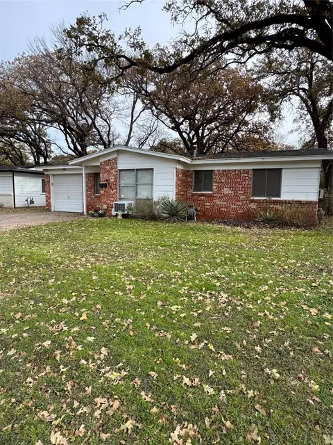 6525 Truman Dr, Fort Worth, TX 76112