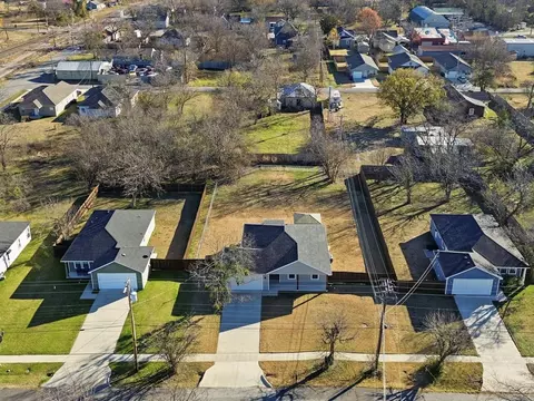 3017 College St, Greenville, TX 75401