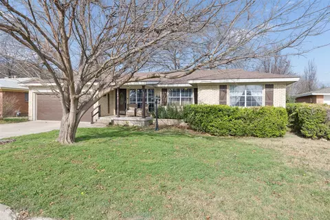 4933 Madella St, Haltom City, TX 76117