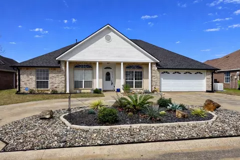 19430 Sara Ln, Flint, TX 75762