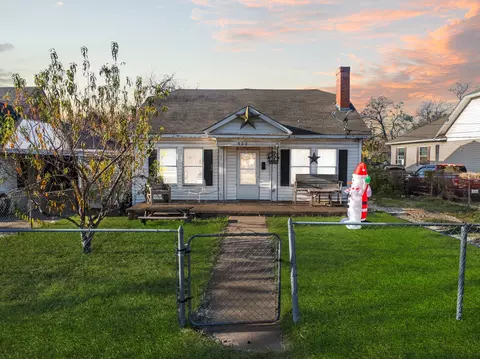 502 N 23rd St, Waco, TX 76707