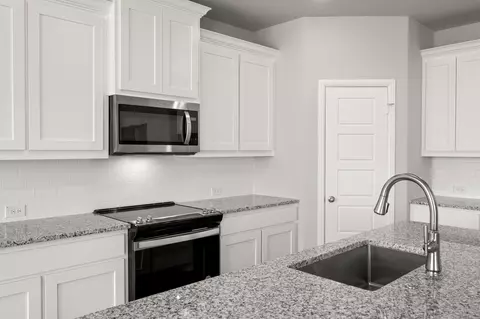 Kitchen - 7016 Ranch View Pl, Springtown, TX 76082 photo 2 of 2