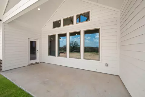 Exterior - 7016 Ranch View Pl, Springtown, TX 76082 photo 3 of 4