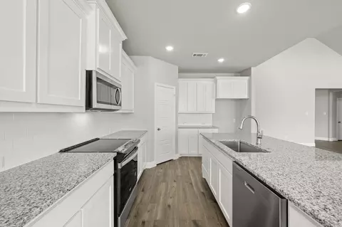 Kitchen - 7016 Ranch View Pl, Springtown, TX 76082 photo 1 of 2