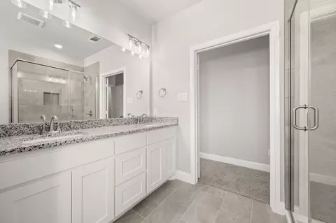 Bath - 7016 Ranch View Pl, Springtown, TX 76082 photo 2 of 4