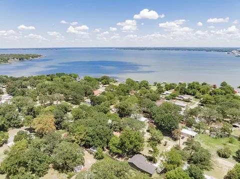 View/Area - 304 Pine St, Seven Points, TX 75143 photo 3 of 3