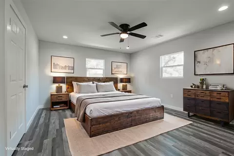 Bedroom - 304 Pine St, Seven Points, TX 75143 photo 6 of 7