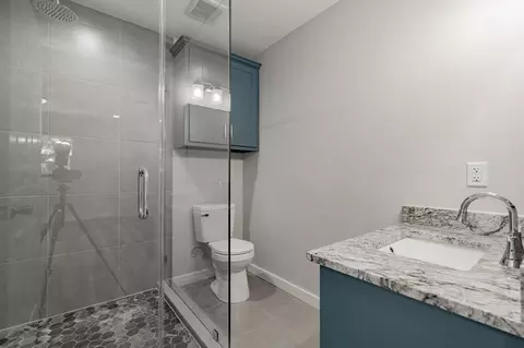 Bath - 304 Pine St, Seven Points, TX 75143 photo 1 of 2
