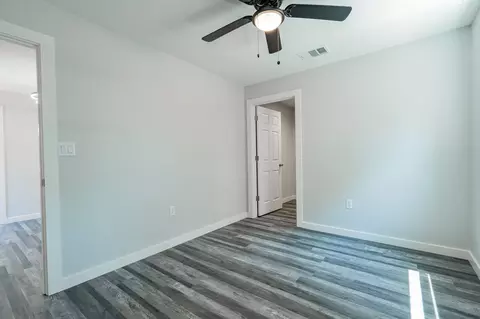 Bedroom - 304 Pine St, Seven Points, TX 75143 photo 7 of 7