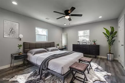 Bedroom - 304 Pine St, Seven Points, TX 75143 photo 2 of 7