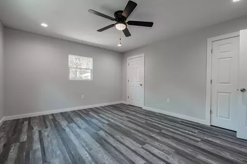 Bedroom - 304 Pine St, Seven Points, TX 75143 photo 3 of 7