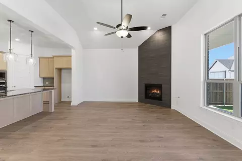 Living - 610 Cork Dr, Celina, TX 75009 photo 2 of 6