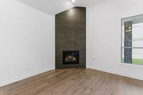 Living - 610 Cork Dr, Celina, TX 75009 photo 3 of 6