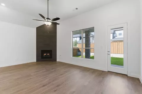 Living - 610 Cork Dr, Celina, TX 75009 photo 4 of 6