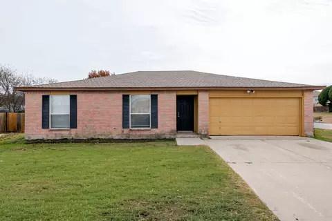 825 Reveille Rd, Fort Worth, TX 76108