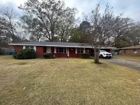 603 S Spruce St, Vivian, LA 71082