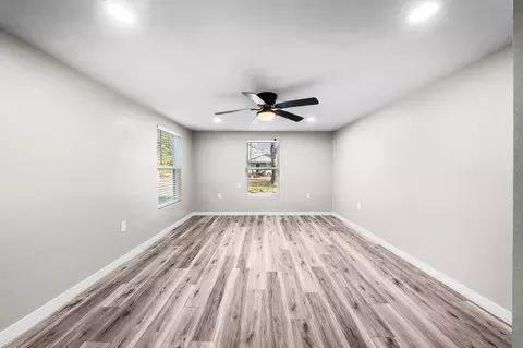 Living - 305 Gaskins St, Como, TX 75431 photo 4 of 4